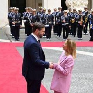 Vance a Palazzo Chigi, con Meloni &quot;dialogo su dazi e Ucraina&quot;. La premier sente von der Leyen