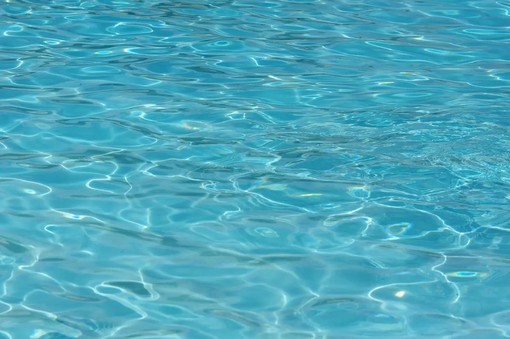 Bimba di 2 anni annega in piscina e muore a Palermo Bimba di 2 anni annega in piscina e muore a Palermo