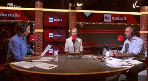 Francesca Pascale: &quot;Spiavo il cellulare di Berlusconi, volevo farlo pedinare&quot;