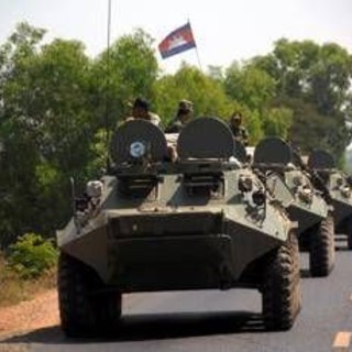 Thailandia-Cambogia, Phnom Penh accusa: "Ancora bombe". Bangkok: "Avanti fino a fine minacce" Thailandia-Cambogia, Phnom Penh accusa: "Ancora bombe". Bangkok: "Avanti fino a fine minacce"