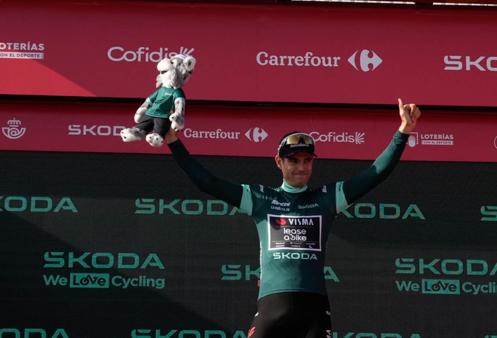Van Aert vince la 13^ tappa della Vuelta, Mas resta leader Van Aert vince la 13^ tappa della Vuelta, Mas resta leader