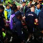 Messico-Inghilterra 2-3, Henderson cade dopo il match: infortunio al polso e corsa in ospedale Messico-Inghilterra 2-3, Henderson cade dopo il match: infortunio al polso e corsa in ospedale