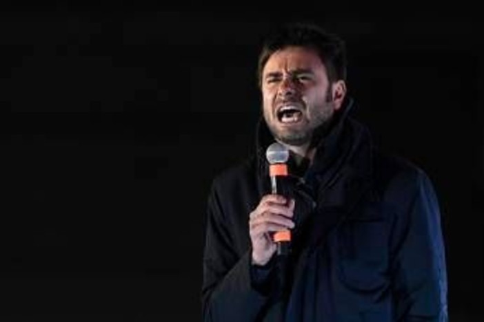 Di Battista, oggi il volo sanitario per l'Italia: l'arrivo previsto domani Di Battista, oggi il volo sanitario per l'Italia: l'arrivo previsto domani