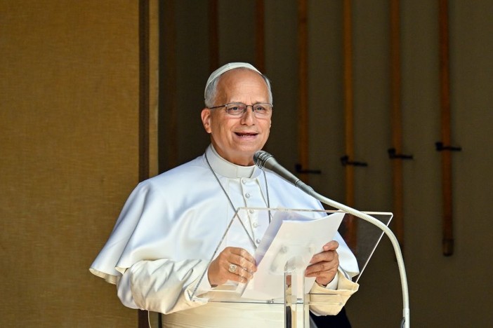 Papa “Dignità dei minori migranti calpestata, tutelarne diritti fondamentali” Papa “Dignità dei minori migranti calpestata, tutelarne diritti fondamentali”