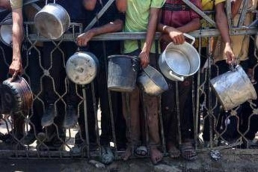 &quot;Alcune foto di fame a Gaza fabbricate con Hamas, immagini tra fiction e realtà&quot;: l'inchiesta dei media tedeschi
