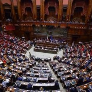 Manovra, 'Natale ad Atreju' e aiuti alle gattare: la lunga notte dei deputati alla Camera