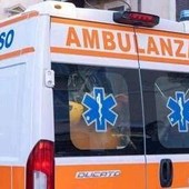 Livorno minaccia vigili con un coltello, agente spara e ferisce senzatetto Livorno minaccia vigili con un coltello, agente spara e ferisce senzatetto