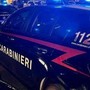 Auto in fuga da posto di blocco travolge coppia, morto un 56enne