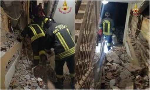 Paura a Roma, esplosione in una palazzina a Ostia: 1 ferito e 11 famiglie evacuate Paura a Roma, esplosione in una palazzina a Ostia: 1 ferito e 11 famiglie evacuate