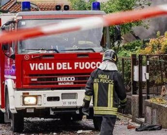 Reggio Emilia, crolla il soffitto di un'abitazione a Boretto: feriti madre e figlio Reggio Emilia, crolla il soffitto di un'abitazione a Boretto: feriti madre e figlio