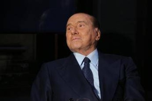 Berlusconi, il ricordo di Giuliano Urbani: "Non ci sarà più uno come lui, credeva in partito liberale massa" Berlusconi, il ricordo di Giuliano Urbani: "Non ci sarà più uno come lui, credeva in partito liberale massa"
