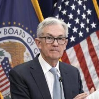 La Fed tiene fermi i tassi: &quot;Inflazione ancora alta&quot;