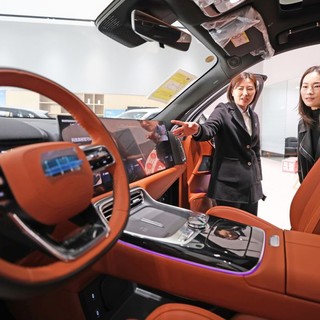 Cina, in crescita ad aprile produzione e vendita di veicoli elettrici e ibridi
