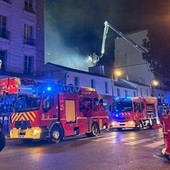Parigi, mercato degli Enfants Rouges devastato da un incendio