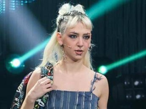 Anna Lou Castoldi vittima di furto e revenge porn, la denuncia della figlia di Morgan e Asia Argento Anna Lou Castoldi vittima di furto e revenge porn, la denuncia della figlia di Morgan e Asia Argento