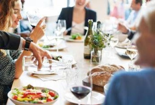 Dieta d'estate e 'sfida' tra tacchino e pollo, ecco chi vince a tavola secondo il medico-nutrizionista
