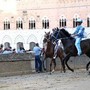 Palio di Siena, la Contrada dell'Onda vince la prima prova