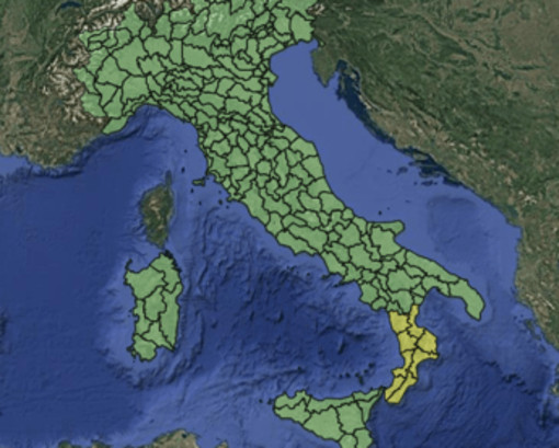 Maltempo, allerta meteo gialla per temporali sulla Calabria alla vigilia di Ferragosto: ore contate per il caldo africano