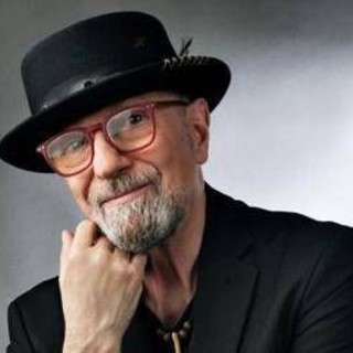 Sergio Caputo: &quot;Incontro Italia-Francia? Auguro a Macron di non prendere sberla anche da Meloni&quot;