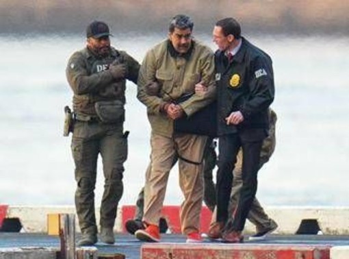 Maduro, il mini-show in aula: "Sono il presidente del Venezuela, mi hanno rapito: sono innocente"