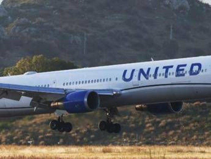 Islanda, perde quota sull'Atlantico: atterraggio d'emergenza per volo San Francisco-Roma