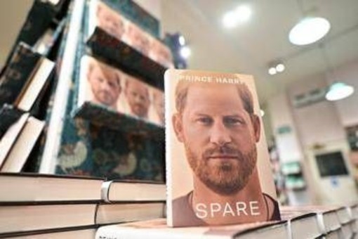 'Spare' di Harry è il libro più letto... nei bagni di tutta la Gran Bretagna 'Spare' di Harry è il libro più letto... nei bagni di tutta la Gran Bretagna
