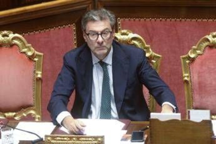 Manovra, oggi il voto finale. Giorgetti: "Pensioni? Vedremo nel 2026"