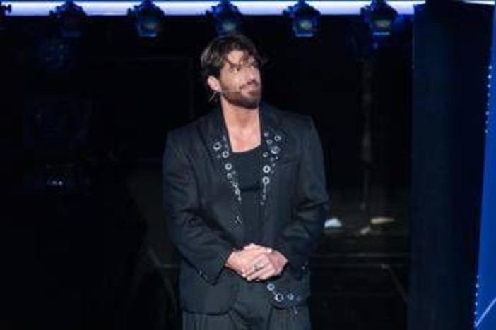 Can Yaman arrestato, confermata la presenza dell'attore turco a 'C'è Posta per Te'