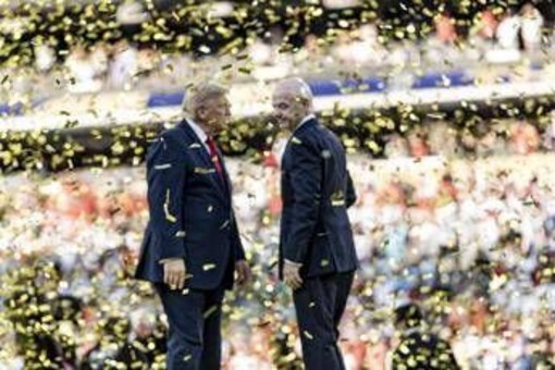 Calciomercato da record anche grazie al Mondiale, quasi 10 miliardi di dollari spesi e oltre 12.500 trasferimenti Calciomercato da record anche grazie al Mondiale, quasi 10 miliardi di dollari spesi e oltre 12.500 trasferimenti