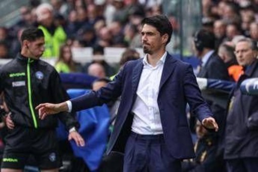 Parma, Cuesta attacca arbitri dopo ko con Roma: "Meritiamo rispetto, c'è dinamica ovvia" Parma, Cuesta attacca arbitri dopo ko con Roma: "Meritiamo rispetto, c'è dinamica ovvia"