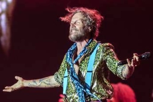 Jovanotti, è qui la festa: i 60 anni di Lorenzo, l'eterno ragazzo fortunato della musica italiana Jovanotti, è qui la festa: i 60 anni di Lorenzo, l'eterno ragazzo fortunato della musica italiana