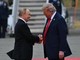 Trump-Putin, la stretta di mano in Alaska