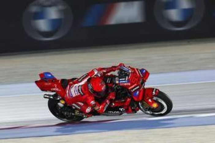 MotoGp Qatar, vince Marc Marquez: Bagnaia terzo