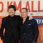 Ascolti tv 19 agosto, il film '50 km all’ora' su Canale 5 vince in prime time con uno share del 15,5%