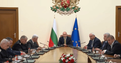 Guerra Russia-Ucraina, la Bulgaria: "Due navi colpite da droni nel Mar Nero, una è affondata. Inaccettabile" Guerra Russia-Ucraina, la Bulgaria: "Due navi colpite da droni nel Mar Nero, una è affondata. Inaccettabile"