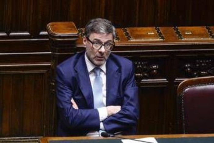 Dfp al voto, Giorgetti: "Un Paese indebitato non è totalmente libero. Oggi intervento su accise"