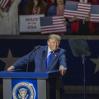 Trump a Dallas “Se vinciamo a novembre darò 5mila dollari a tutti gli americani”