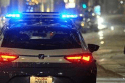 Prato, 18enne in coma dopo un pugno in piazza: caccia all'aggressore