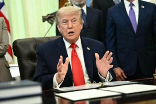 Iran-Usa, raggiunto accordo di pace. Trump: "Hormuz riapre senza pedaggio" Iran-Usa, raggiunto accordo di pace. Trump: "Hormuz riapre senza pedaggio"