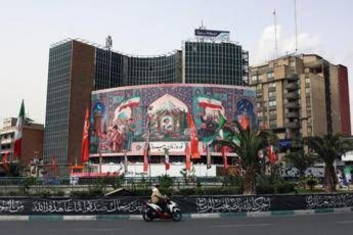 Iran, Pasdaran: "Attacco a centrali elettriche Israele e Golfo se colpiscono le nostre". Forti esplosioni in tutto il Paese, danni a ospedale - La diretta Iran, Pasdaran: "Attacco a centrali elettriche Israele e Golfo se colpiscono le nostre". Forti esplosioni in tutto il Paese, danni a ospedale - La diretta