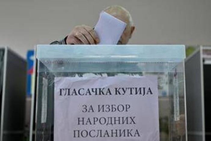 Serbia, seggi aperti per le elezioni parlamentari: al voto 6,4 milioni di elettori