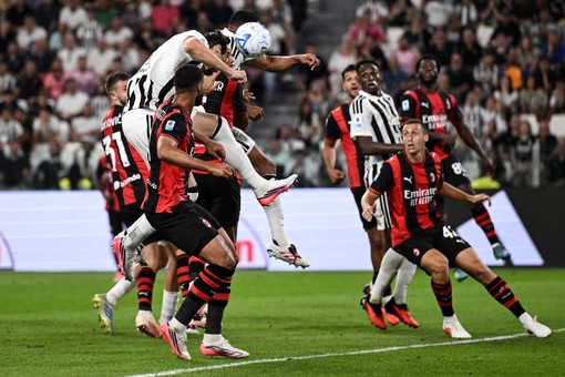 Una perla di Cisse e un’incornata di Gatti nel recupero, Juve-Milan 1-1 Una perla di Cisse e un’incornata di Gatti nel recupero, Juve-Milan 1-1