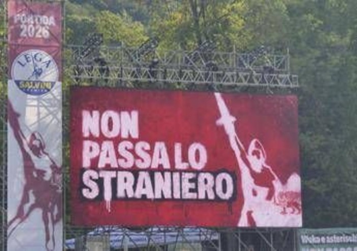 Pontida, Lega al 'test' del pratone. Salvini chiede unità: "Vinciamo se forti e liberi da Nord a Sud" Pontida, Lega al 'test' del pratone. Salvini chiede unità: "Vinciamo se forti e liberi da Nord a Sud"