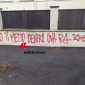 "Nordio ti metto dentro una R4", scritta choc firmata Br a Roma. Potenziata la scorta al ministro e massima allerta "Nordio ti metto dentro una R4", scritta choc firmata Br a Roma. Potenziata la scorta al ministro e massima allerta
