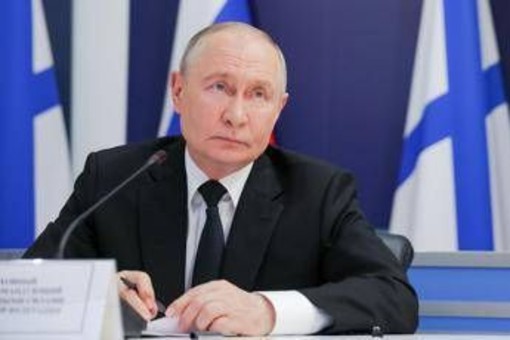 Putin ammette: "Da raid Ucraina danni a economia". Russia costretta a importare carburante