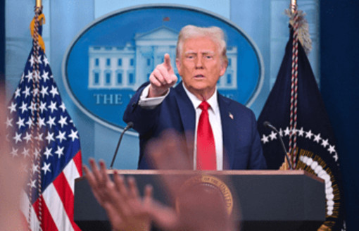 Trump, ancora dazi: &quot;Al 100% su farmaci se non saranno prodotti in Usa&quot;