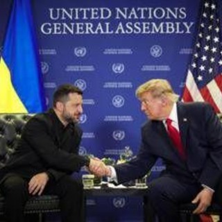 Ucraina, Zelensky vede Trump: "Vogliamo entrambi che la guerra finisca prima dell'inverno"