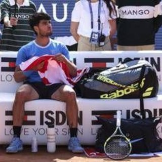 Alcaraz si ritira da Madrid, Sinner numero 1 almeno fino agli Internazionali di Roma