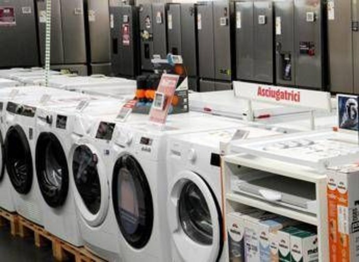 Bonus elettrodomestici, quando inizia e quanto si risparmia in bolletta cambiando dispositivo