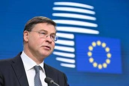 Bollo auto, Dombrovskis: "C'è margine nella gestione dei fondi europei"